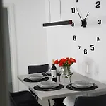 아파트 Modernes Design-apartment - Nahe - Parking - Self-check-in 로이틀링겐