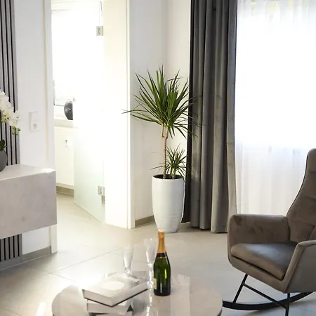 Lejlighed Modernes Design-apartment - Nahe - Parking - Self-check-in