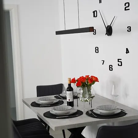 아파트 Modernes Design-apartment - Nahe - Parking - Self-check-in 로이틀링겐
