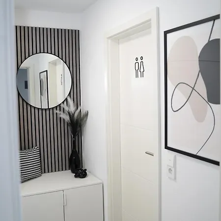 Modernes Design-apartment - Nahe - Parking - Self-check-in Lejlighed *